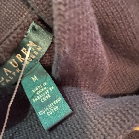 Black classic Ralph Lauren sweater. Gold rl button - Picture 4 of 8